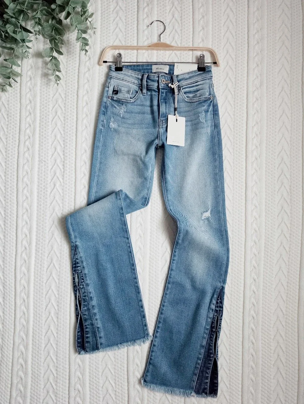 KanCan MR Medium Wash Bootcut Jeans Lizzie Split Hem Detail Stretch 1/24 NEW